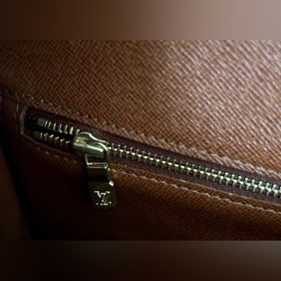 Louis Vuitton St. Cloud MM Fringe - Picture 4 of 7